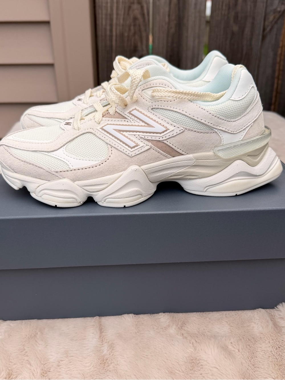 NWT New Balance 9060 Size Women's 8.5